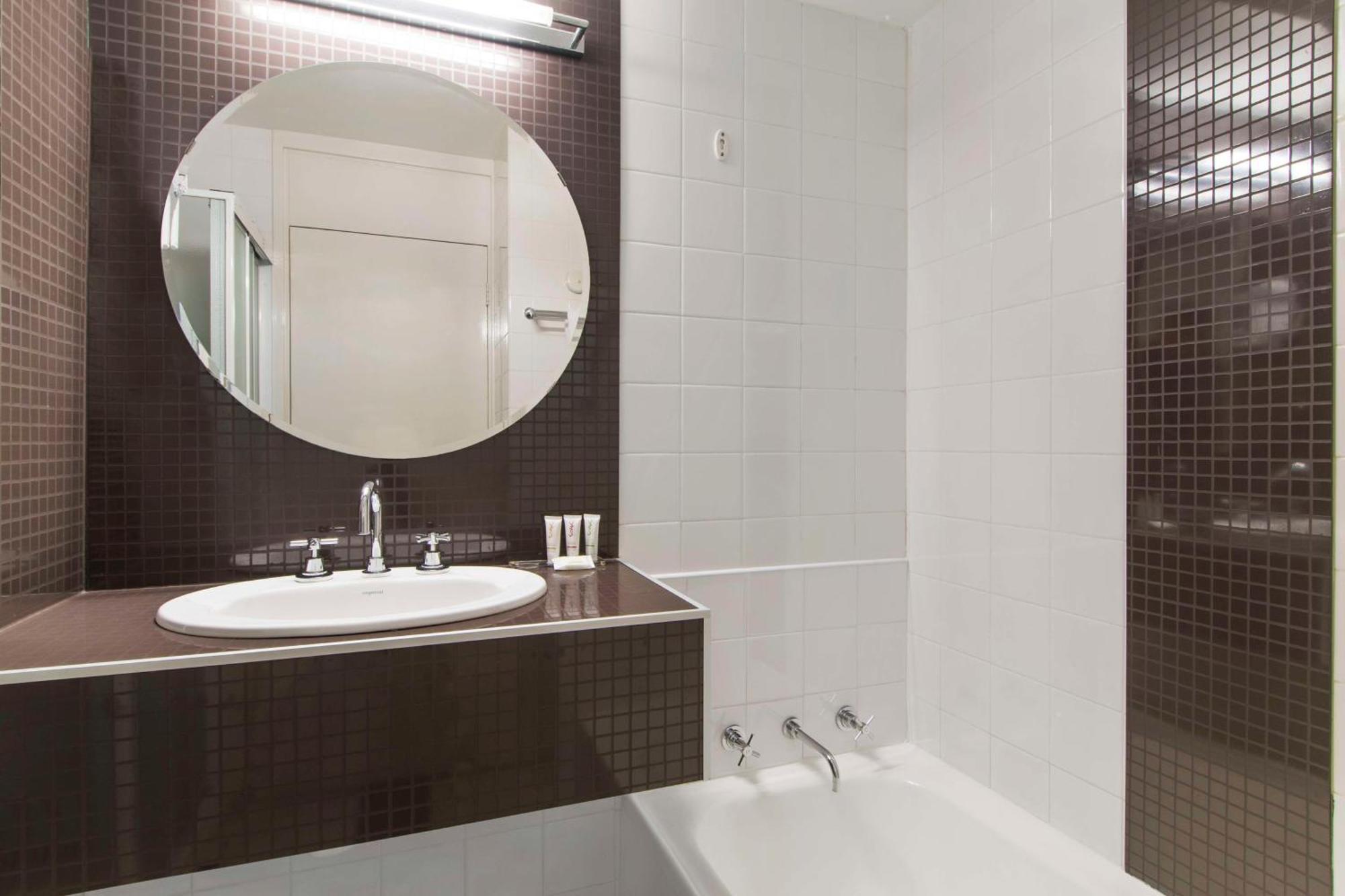 Metro Hotel פרת'' מראה חיצוני תמונה