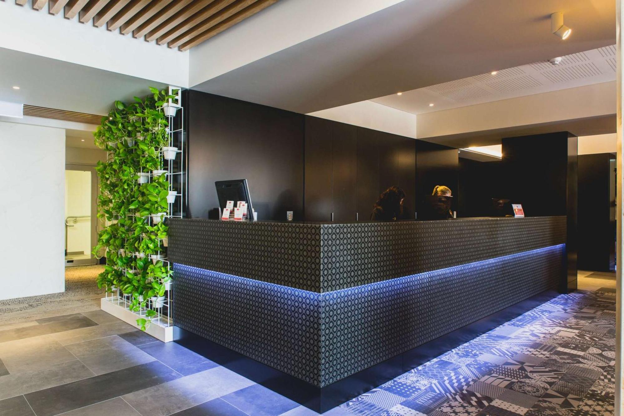 Metro Hotel פרת'' מראה חיצוני תמונה
