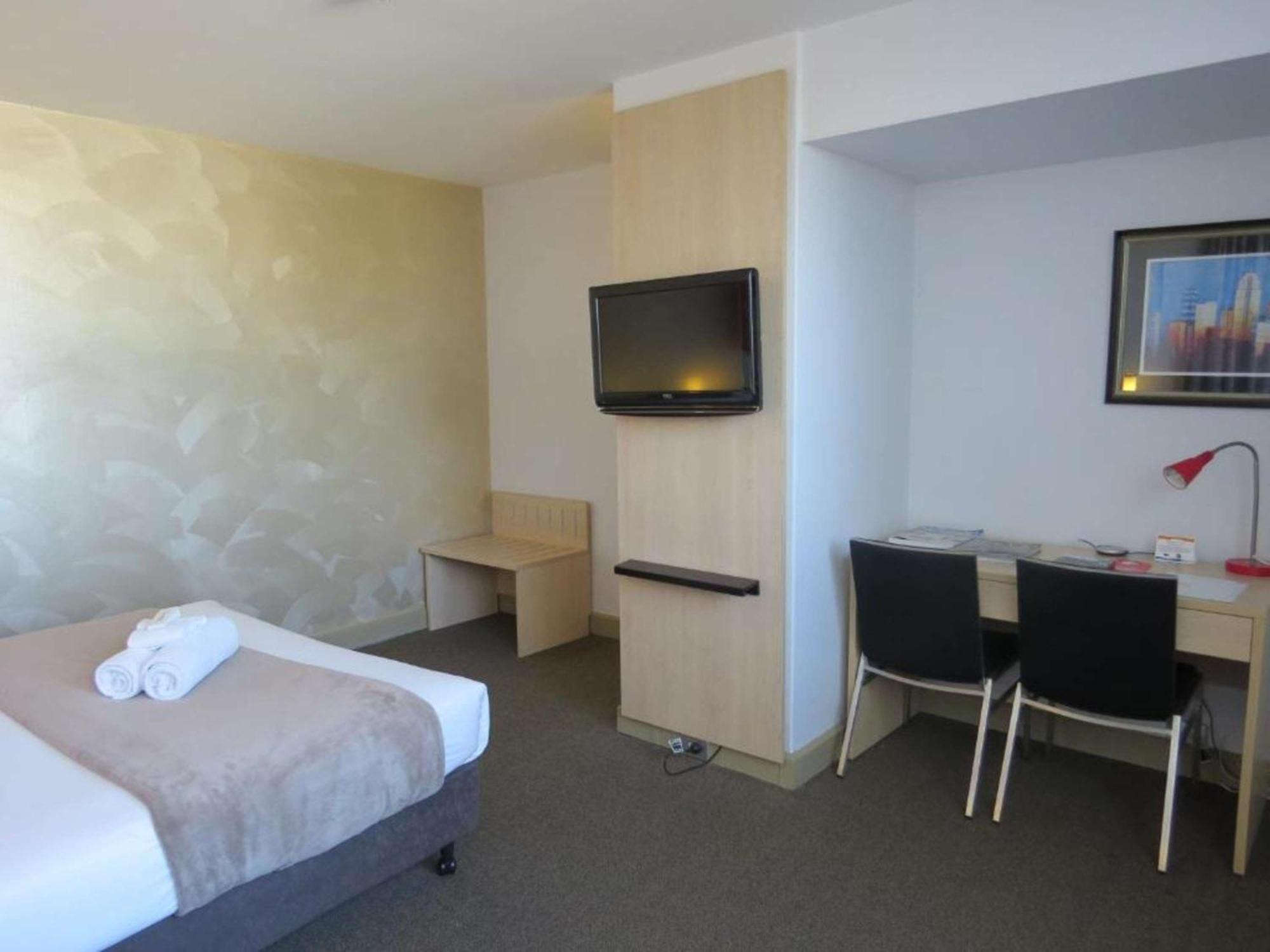 Metro Hotel פרת'' מראה חיצוני תמונה